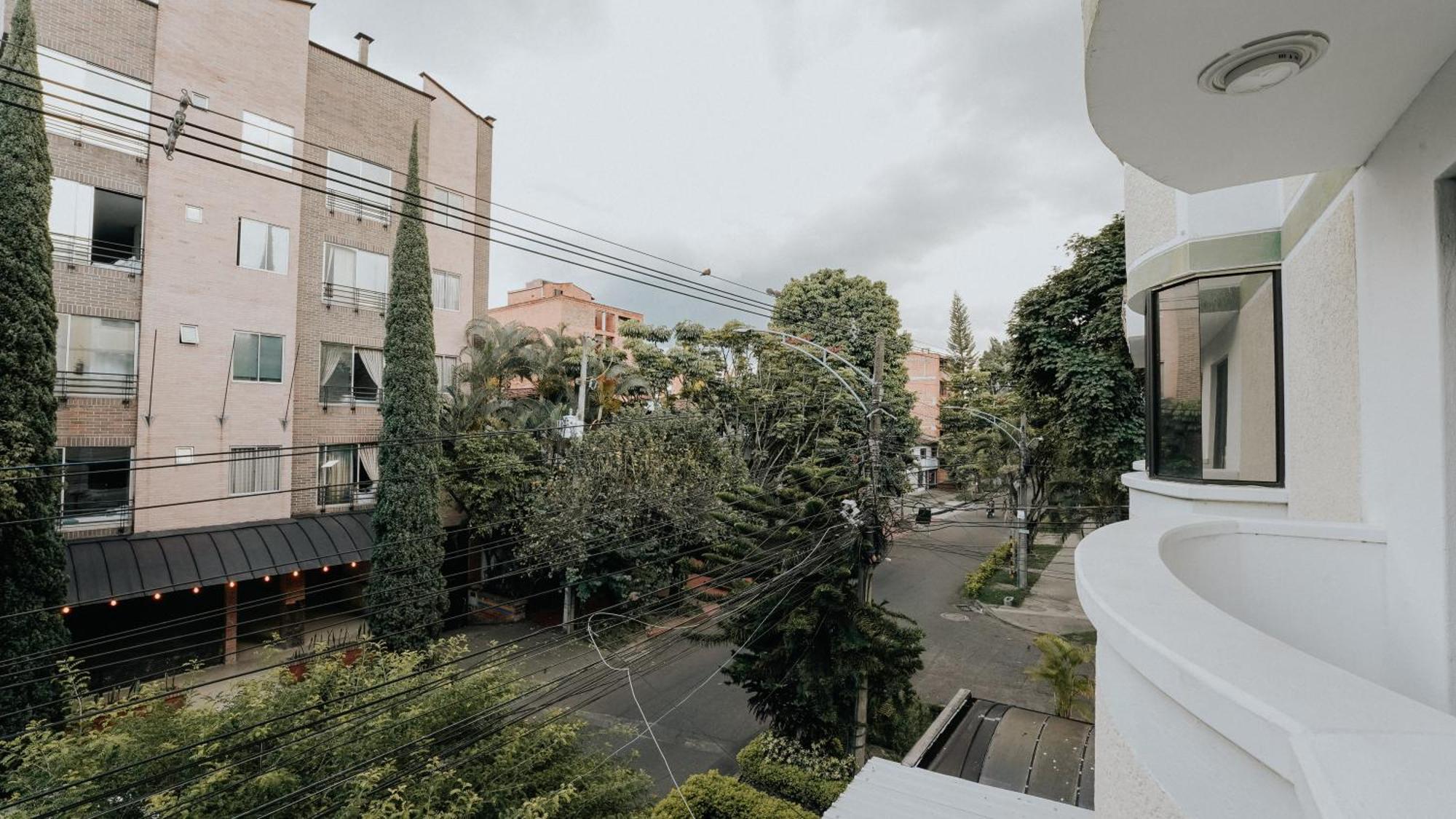 Hotel Balcones Del Estadio Medellin Exterior photo