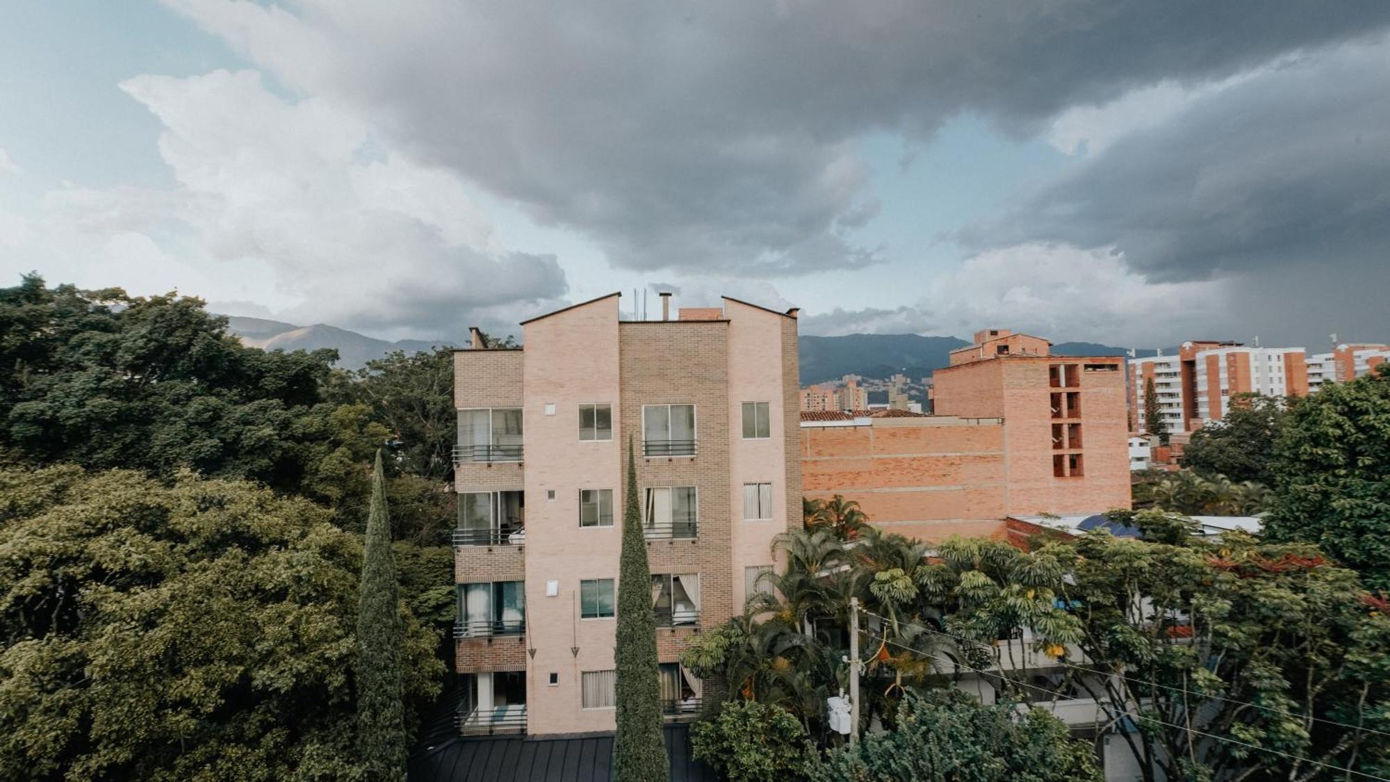 Hotel Balcones Del Estadio Medellin Exterior photo