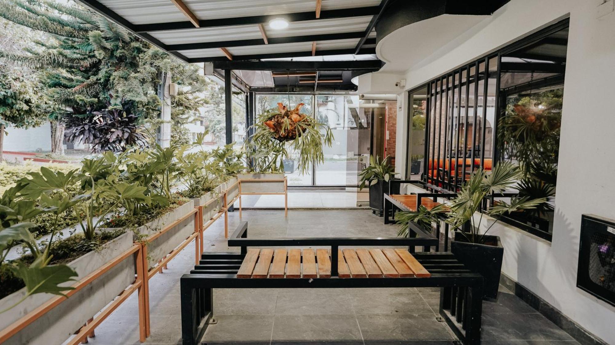 Hotel Balcones Del Estadio Medellin Exterior photo